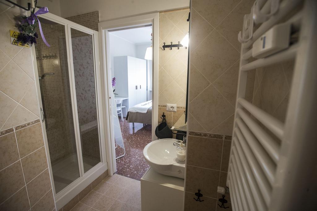 A Casa di Benny Hotel Rome Bagian luar foto